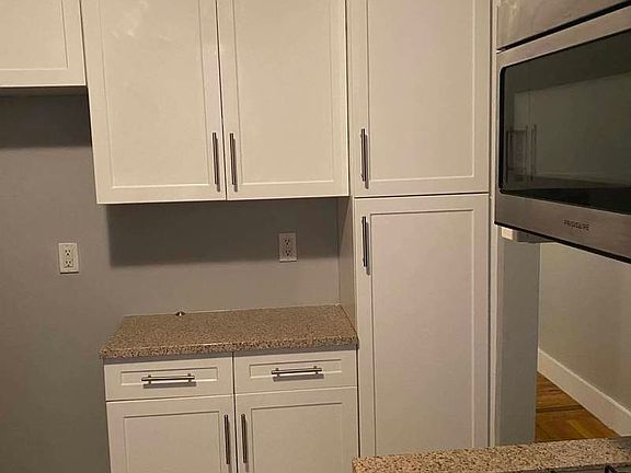 4th image of 85 Vermilyea Ave #15