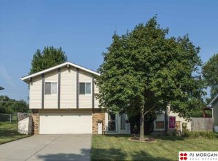 5812 N 131st St, Omaha, NE 68164