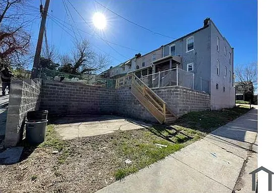 101 S Kossuth St — Photo 6