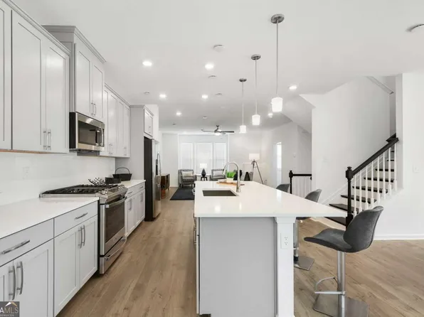 3970 Pierson Trce #3970, Suwanee, GA 30024