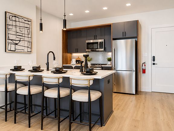 4th image of 20 Grand Ave #404