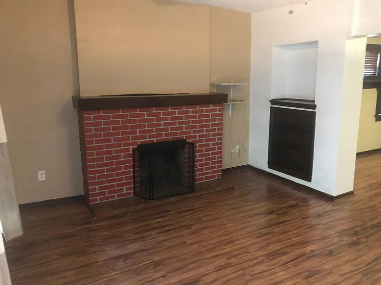 Front entry with build in shelves