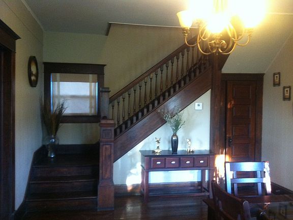 2nd image of 1122 E Bryan Ave