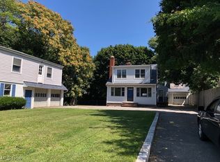 1435 Rockefeller Rd, Wickliffe, OH 44092