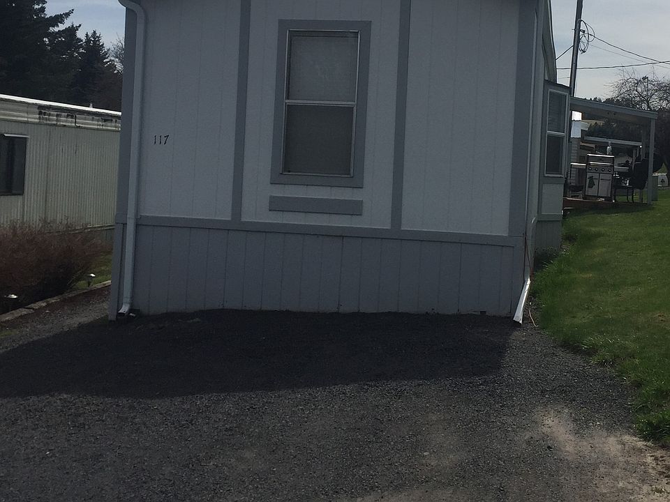 1st image of 900 S Hillcrest Dr