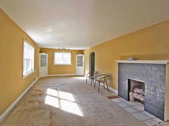 3rd image of 641 Southlawn Dr
