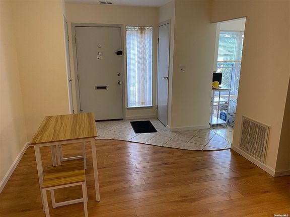2nd image of 13 Cypress Ct Unit 13
