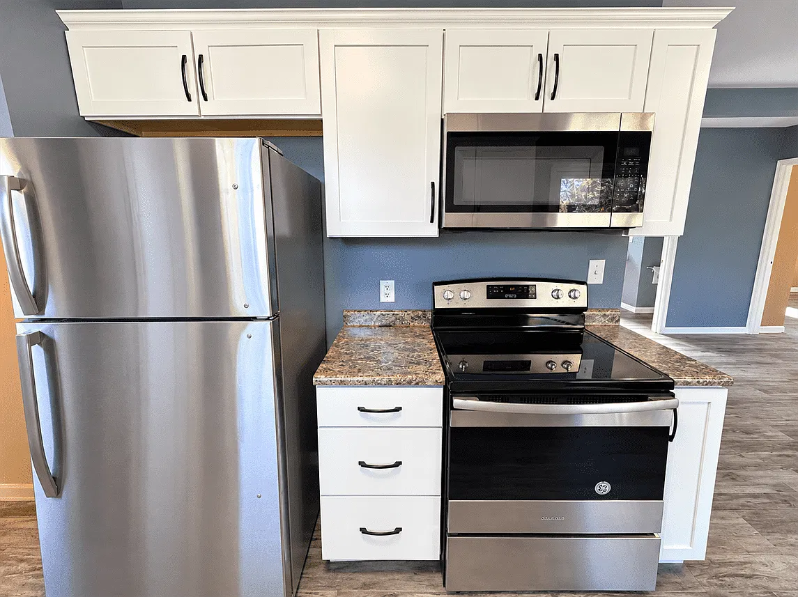 3 bed, 1.5 bath, 1179 sqft, $1,995 — Photo 4