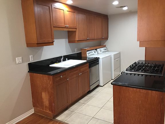 4th image of 17230 Newhope St APT 305