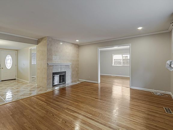 2nd image of 801 Shenandoah Dr