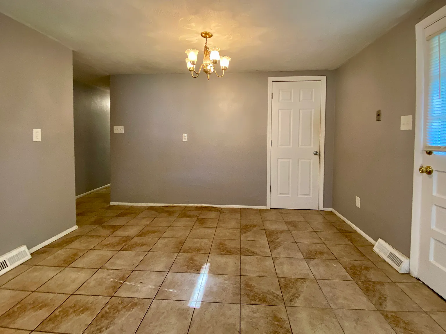 2 bed, $1,200 — Photo 4