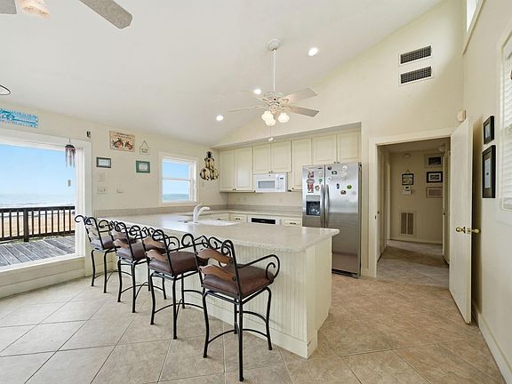 4th image of 16523 Jamaica Beach Rd