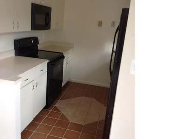 19 Somers St #D3, Danbury, CT 06811