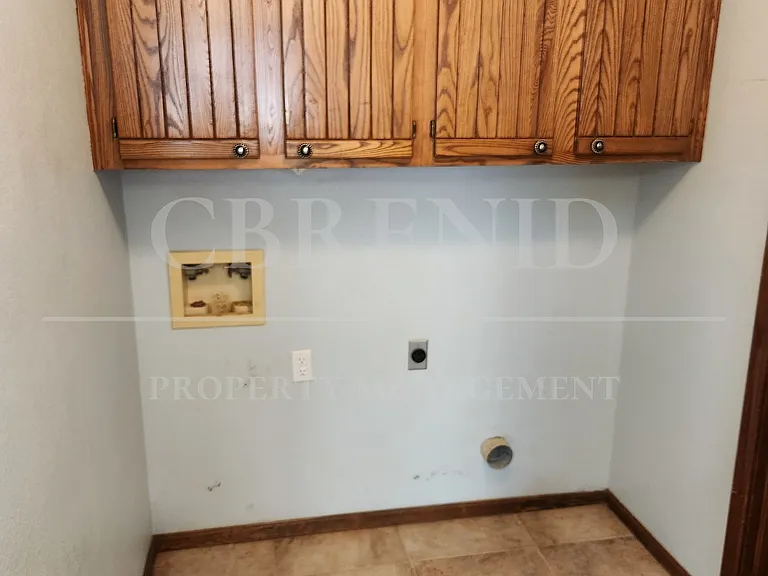 423 Oakdale Dr — Photo 20
