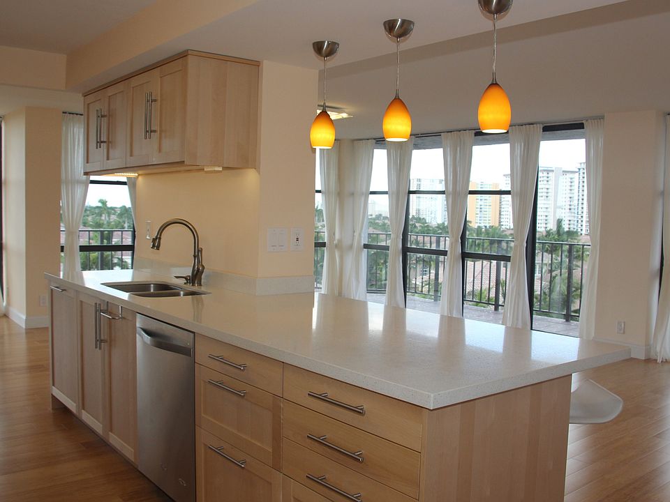 Open kitchen gorgeous view 