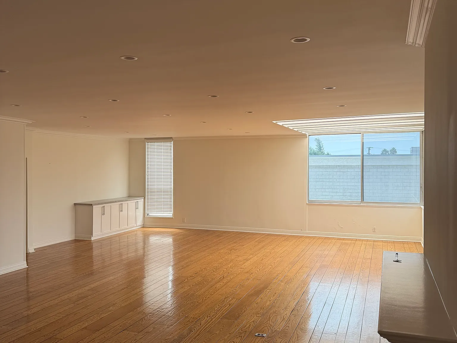 4 bed, 3.5 bath, 2800 sqft, $7,500 — Photo 4