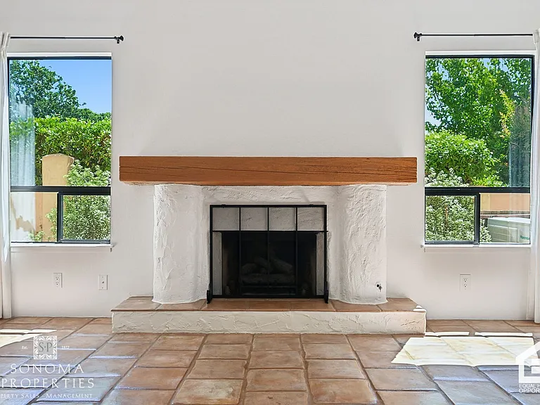 424 La Quinta Ln — Photo 8