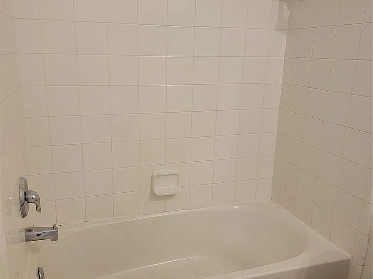 424 Folk Crest Ln — Photo 16