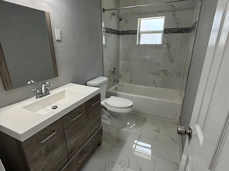 2301 NW 36th St — Photo 22