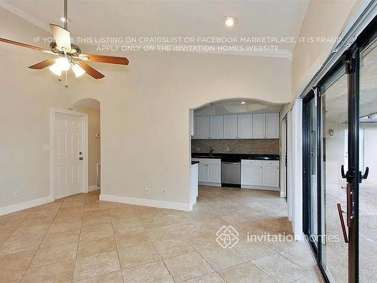 7002 NW 38th St — Photo 8