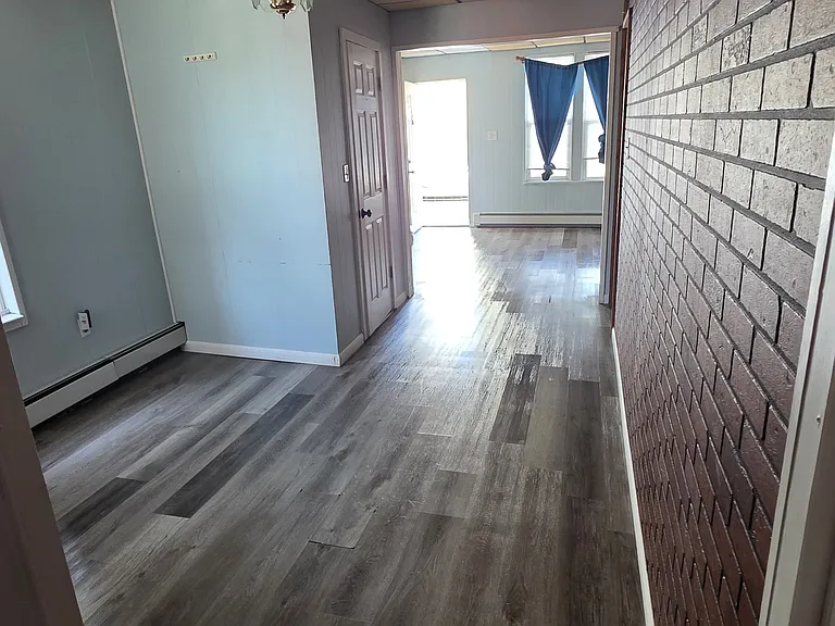230 Mercer St — Photo 2