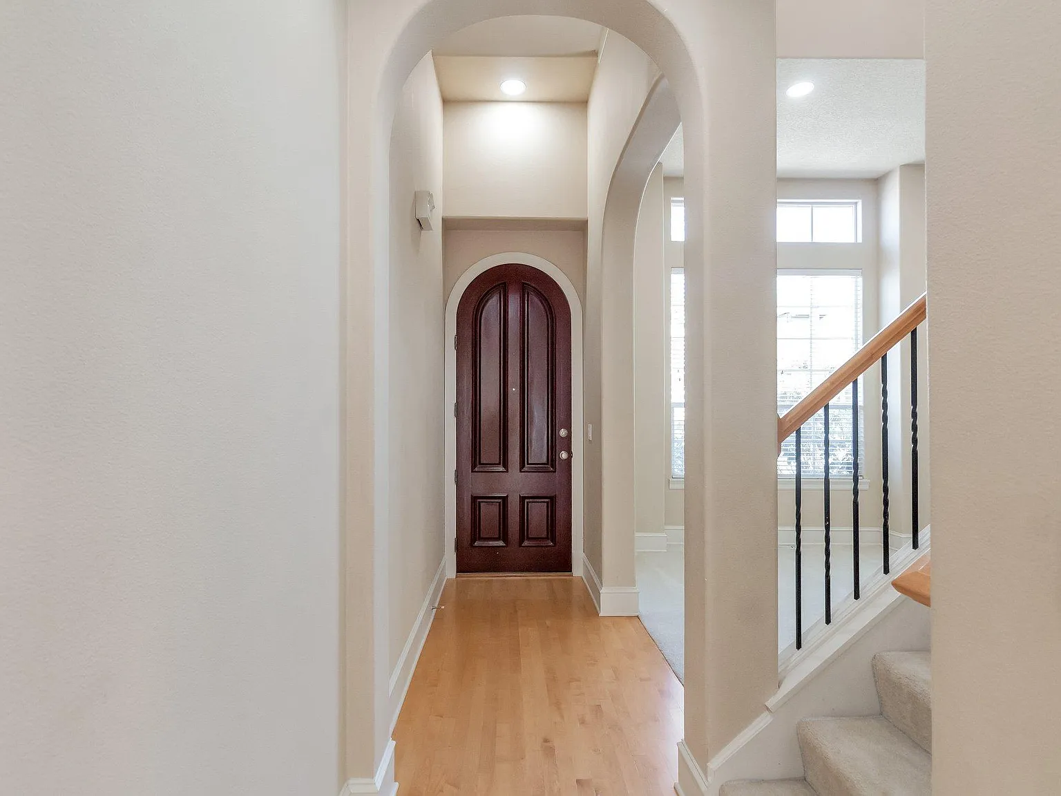 4 bed, 2.5 bath, 2705 sqft, $3,395 — Photo 4