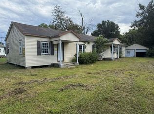 2006 2nd St, Orange, TX 77630