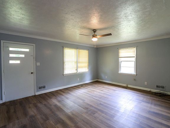 3rd image of 704 Olga Anne Dr
