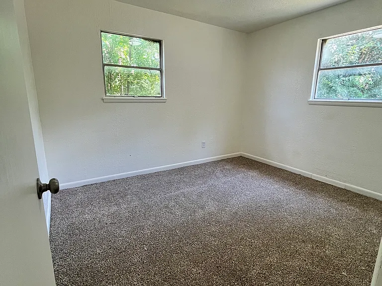 2708 SW 60th St — Photo 5