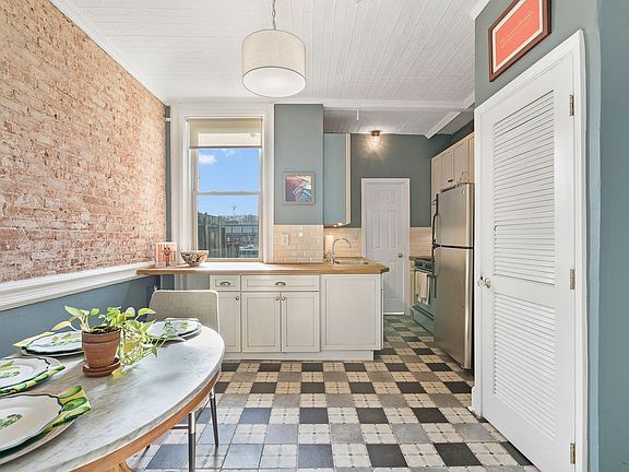 4th image of 818 Willow Ave APT 5L