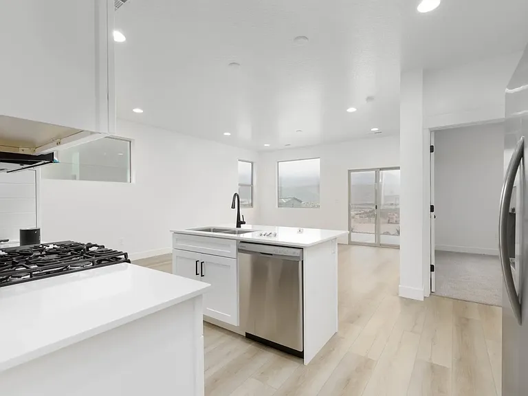 2838 W 500 N — Photo 21