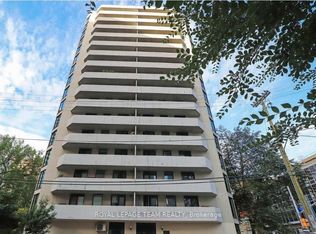 200 Bay St #1502, Ottawa, ON K1R 7W8