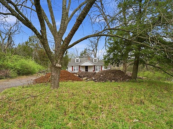 5th image of 1219 S Dickerson Rd