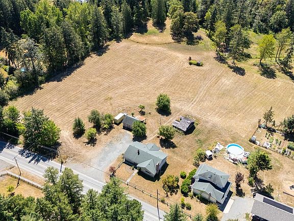 4th image of 4030 Gibbins Rd