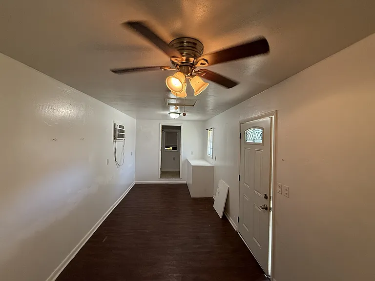 901 N Oak Ave — Photo 10