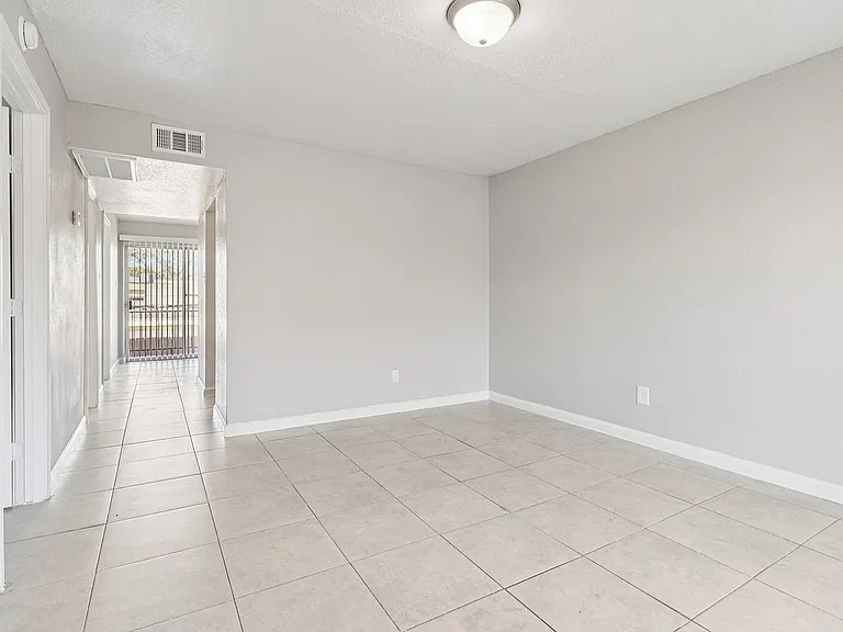36-web-or-mls-Dumfries Dr Unit 296-S2802-002