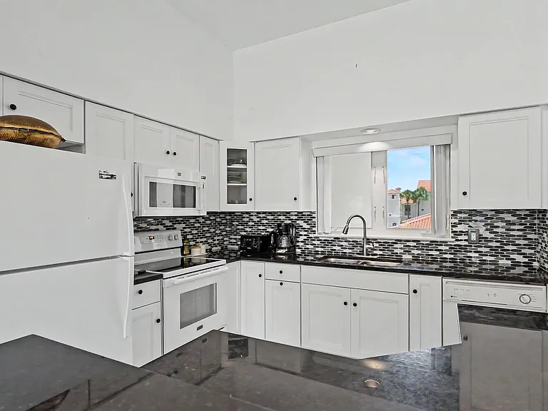 5025 Harmony Cir #202 — Photo 10