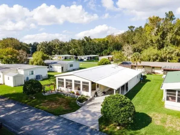 51 Outlet Dr, Lake Panasoffkee, FL 33538