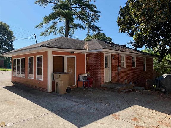 2nd image of 105 Yancy Dr SE