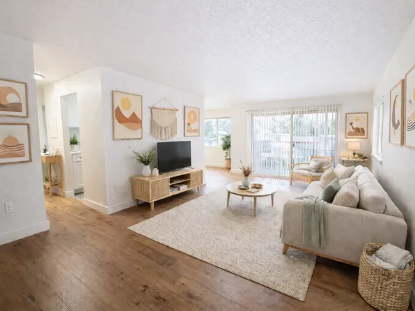 Avia Apartments | Renovated Homes in Seattle's Greenwood Neighborhood