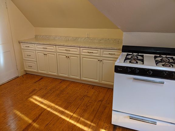 4th image of 20 Longwood Ave #3