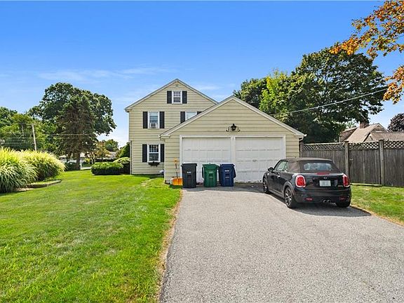 3rd image of 27 Merrymount Dr