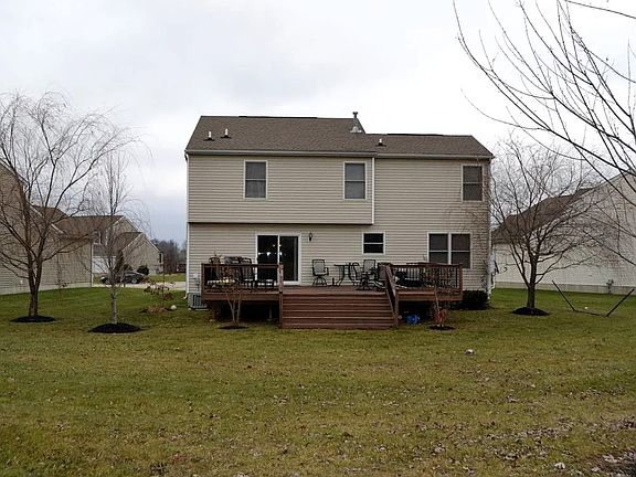 3rd image of 205 Academy Ct