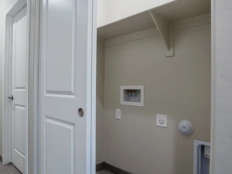1358 N Apache Dr #1 — Photo 28