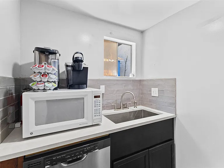 2511 Whitney St #A — Photo 10