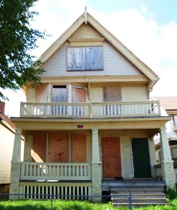 1st image of 2817 N 22nd St #2819