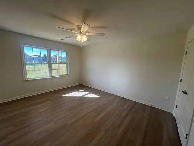 19423 Longmeadow Rd — Photo 12