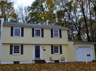 122 Ridgewood Dr, Norwood, MA 02062