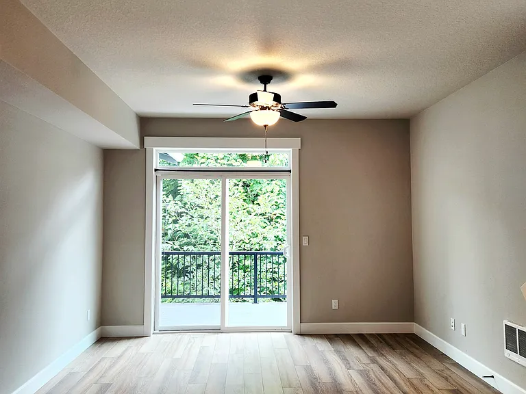 1032 SE Regan Hill Loop — Photo 8