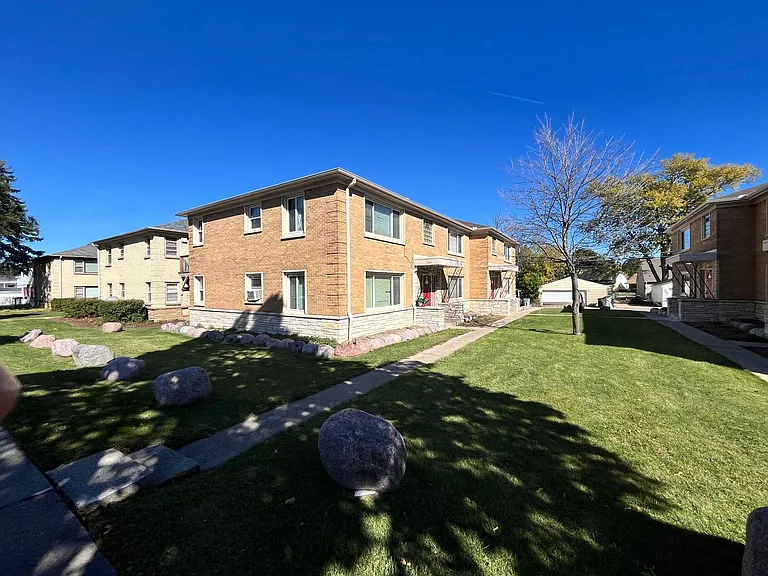 7228 W Appleton Ave — Photo 5